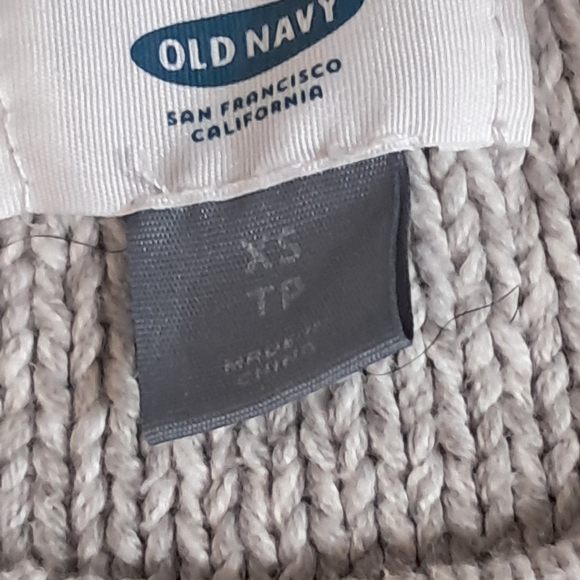 Old Navy Light Gray Cable Knit Sweater - Picture 5 of 9
